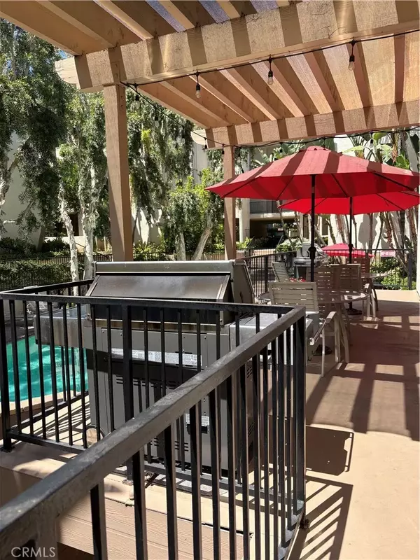 Encino, CA 91316,5325 Newcastle Avenue #127