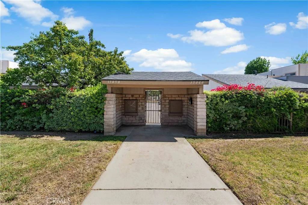 15060 Chatsworth Street #E, Mission Hills (san Fernando), CA 91345
