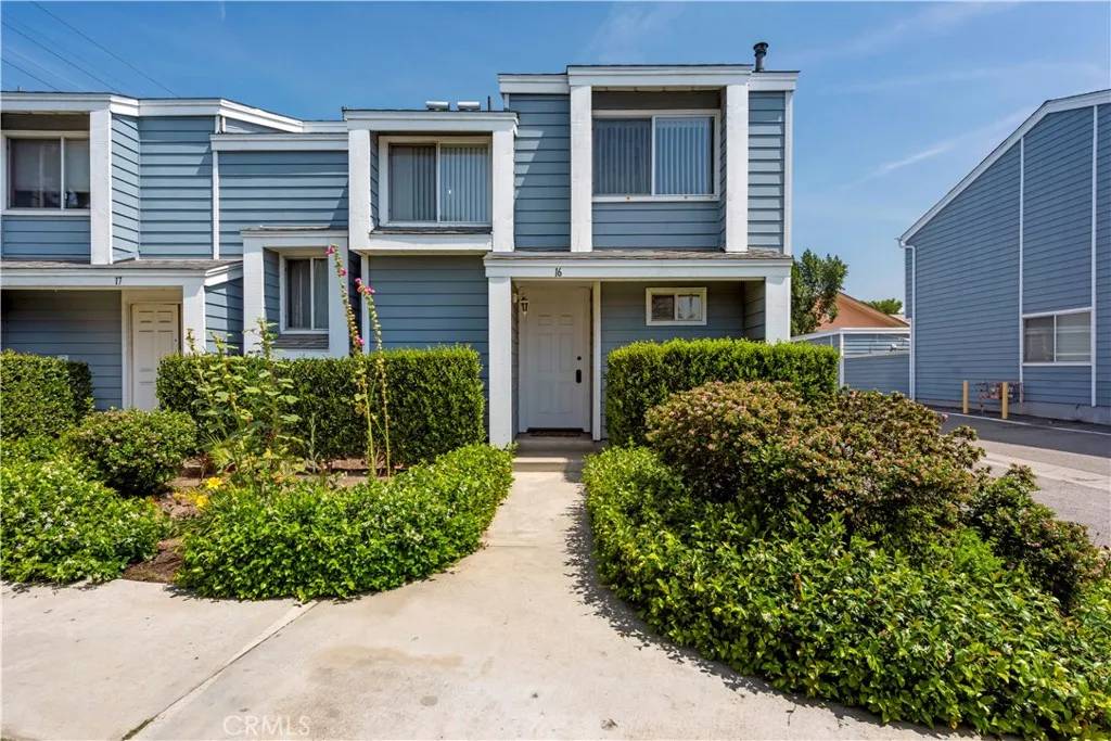 15735 Nordhoff Street #16, North Hills, CA 91343