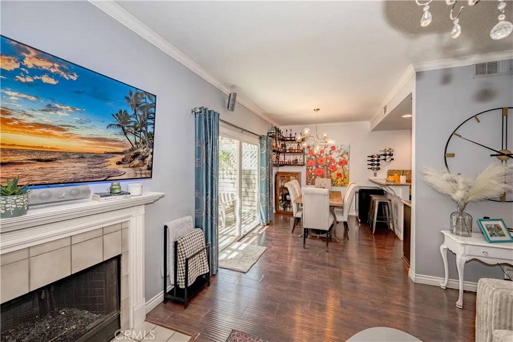 Saugus, CA 91390,22943 Banyan Place #306
