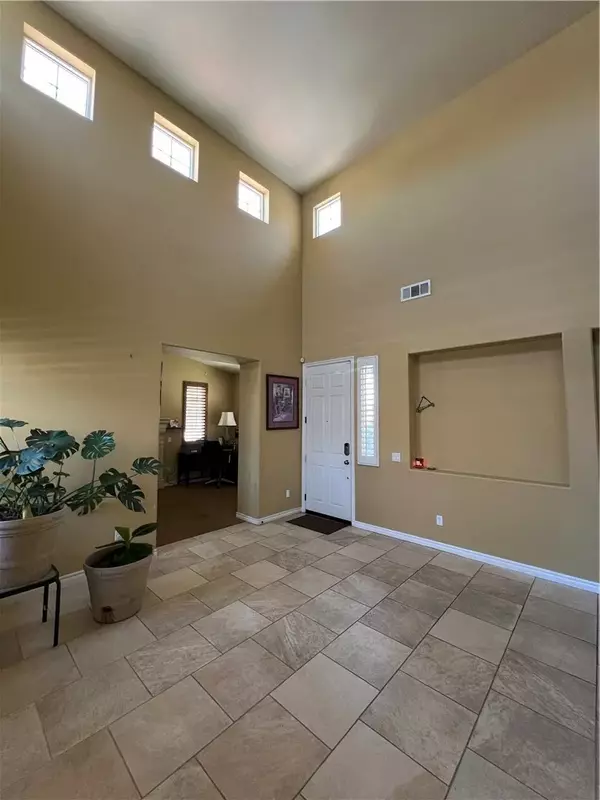 Palmdale, CA 93551,2812 Crocus Place