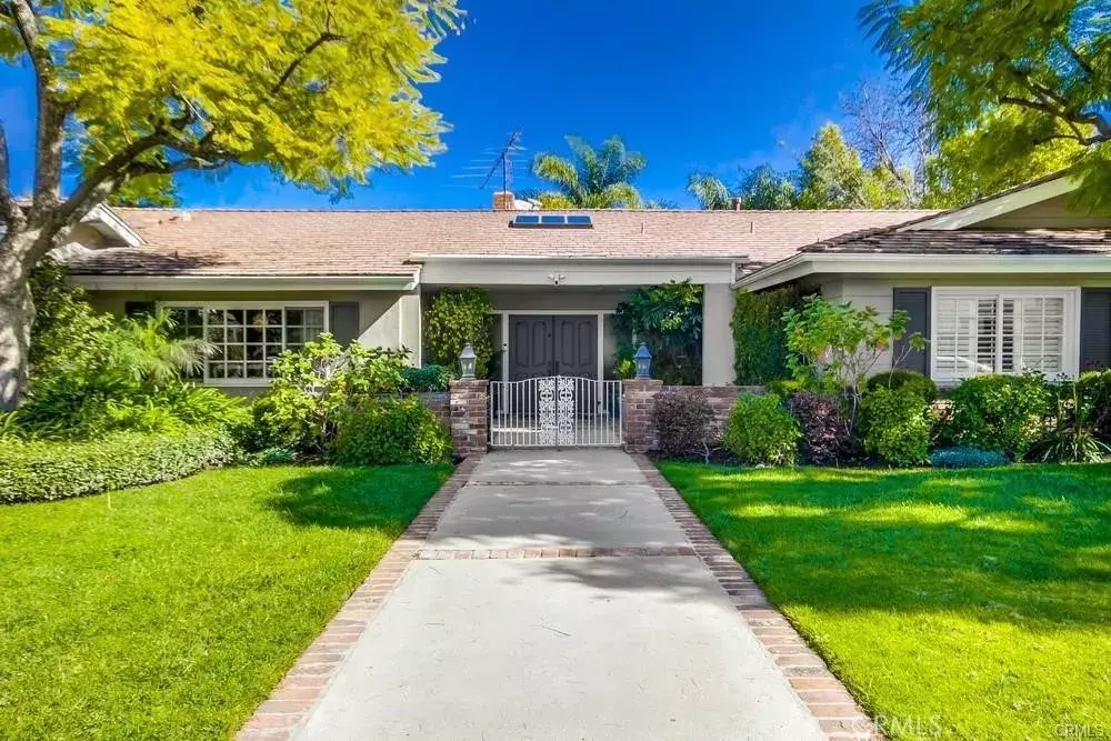 Encino, CA 91316,17631 Corinthian Drive