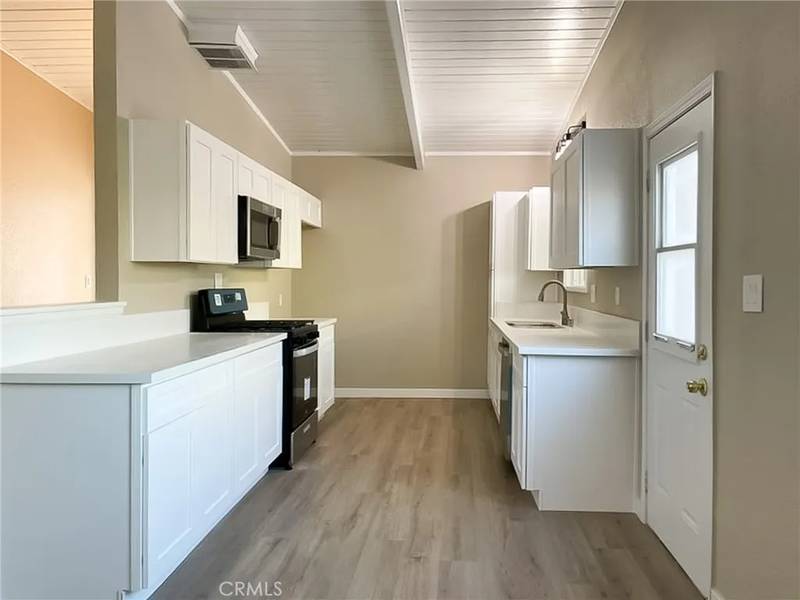 1408 W Avenue H15, Lancaster, CA 93534