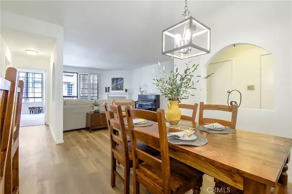 5534 Encino Avenue #211, Encino, CA 91316