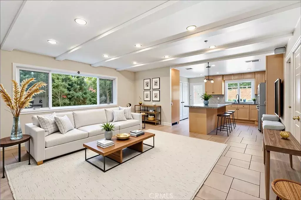 Woodland Hills, CA 91364,22666 Margarita Drive