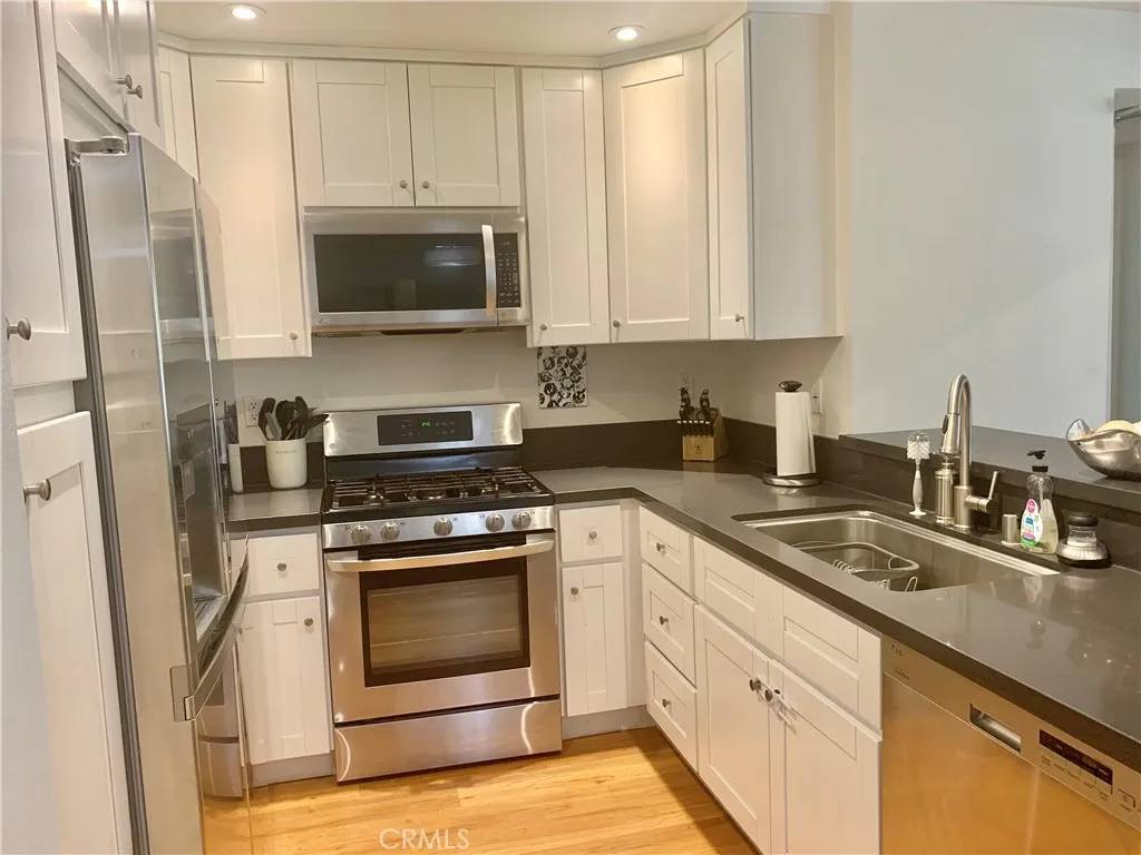 5800 Owensmouth Avenue #77, Woodland Hills, CA 91367