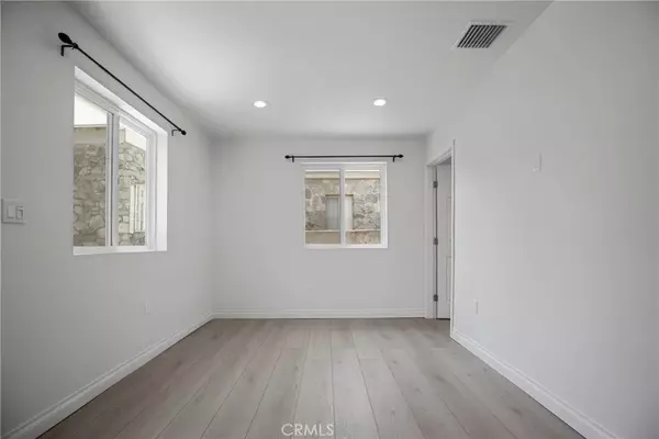 Tujunga, CA 91042,10410 Mountair Avenue #B