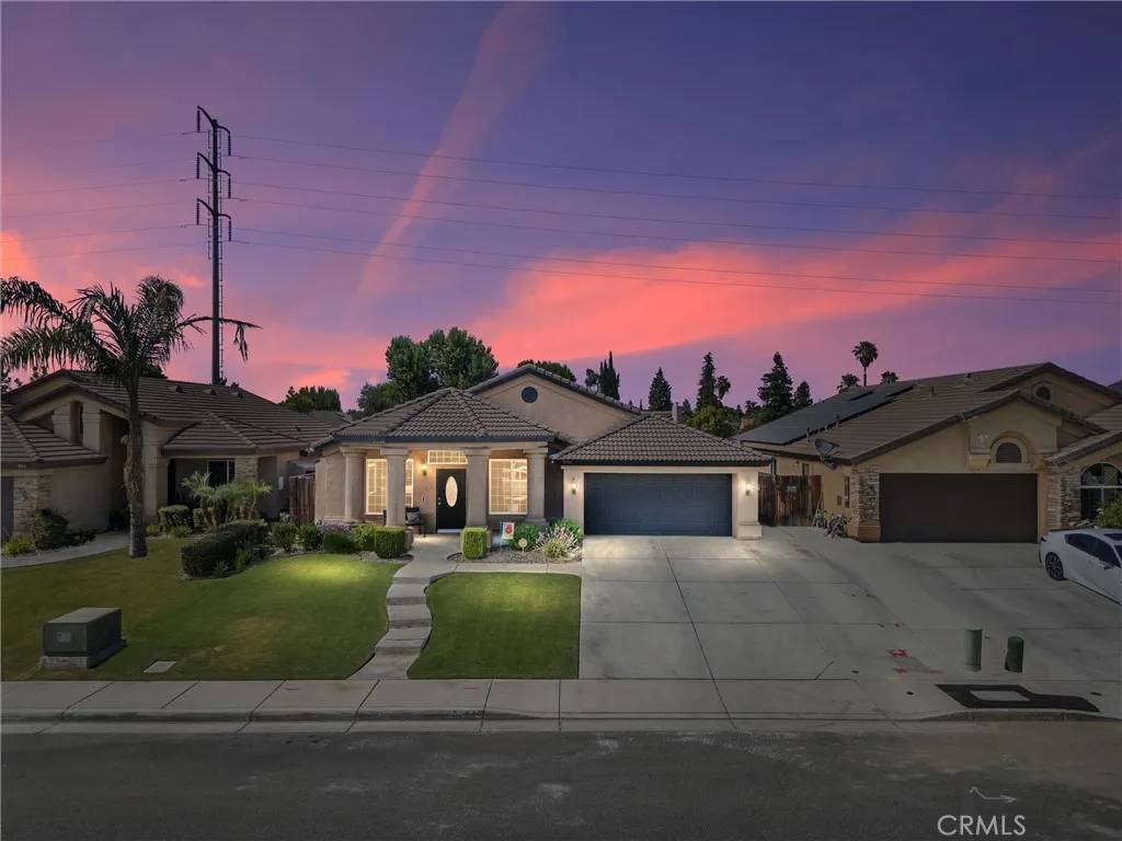 9504 Whitman Avenue, Bakersfield, CA 93311