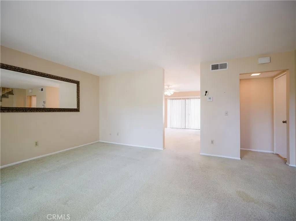 Northridge, CA 91324,9757 Reseda Boulevard #71