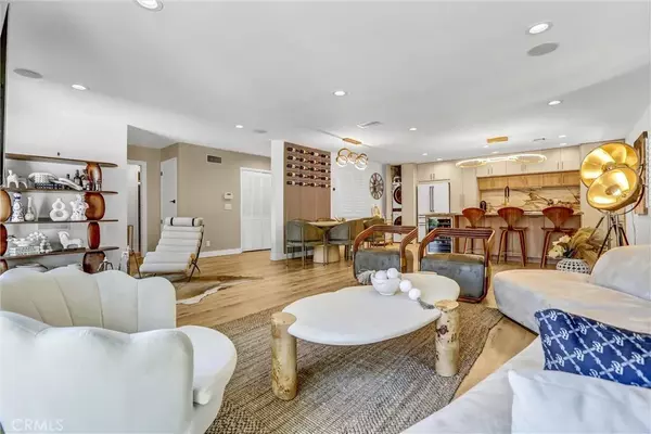 Woodland Hills, CA 91364,21701 Costanso Street