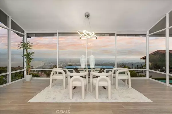 Palos Verdes Estates, CA 90274,952 Via Del Monte