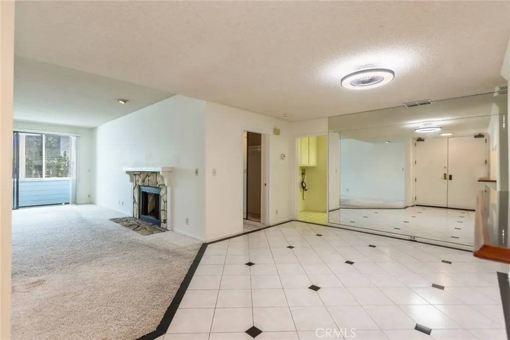 311 Bora Bora Way #118, Los Angeles, CA 90292