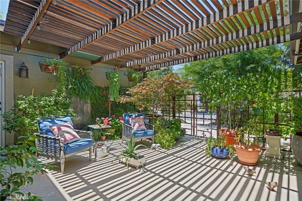 Granada Hills, CA 91344,17248 Barneston Court