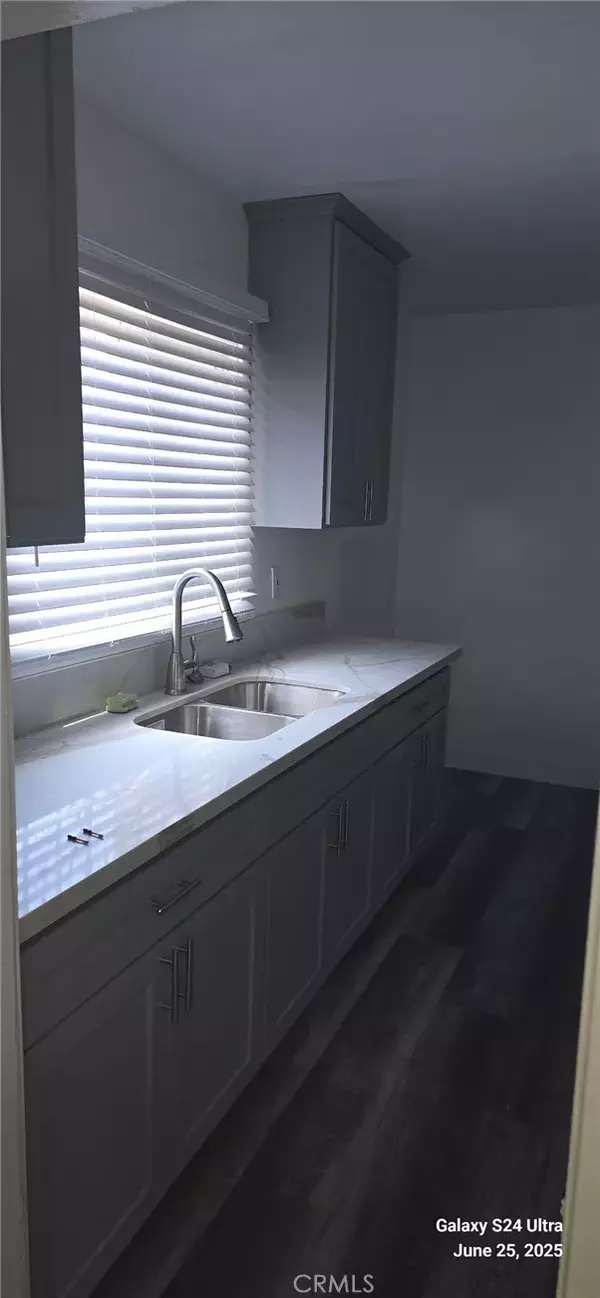 Inglewood, CA 90303,10230 England Avenue #2