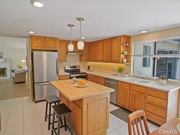 Newhall, CA 91321,24721 Airville Avenue