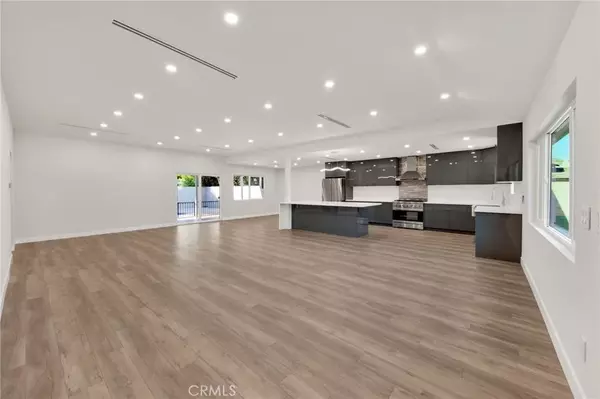 Van Nuys, CA 91405,14625 Runnymede Street