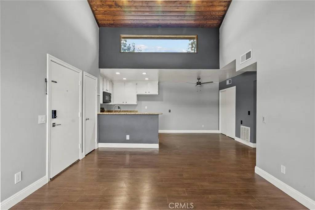Canyon Country, CA 91351,18750 Mandan Street #1112