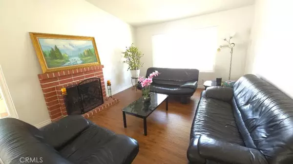 Chatsworth, CA 91311,22127 Halsted Street