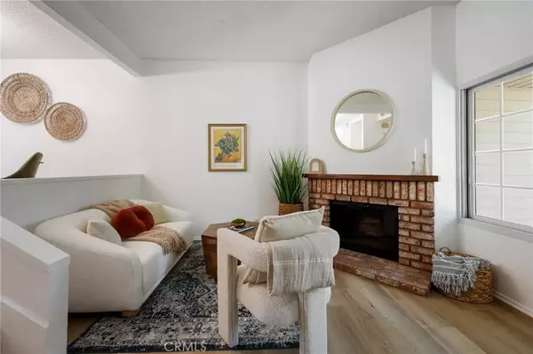 Van Nuys, CA 91406,7038 De Celis Place #4