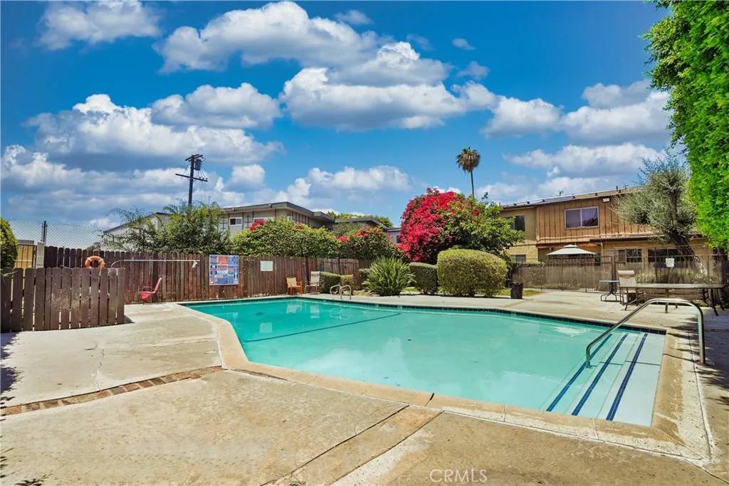 Van Nuys, CA 91405,7301 Lennox Avenue #B10