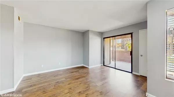 Fontana, CA 92335,9020 Newport Avenue #17