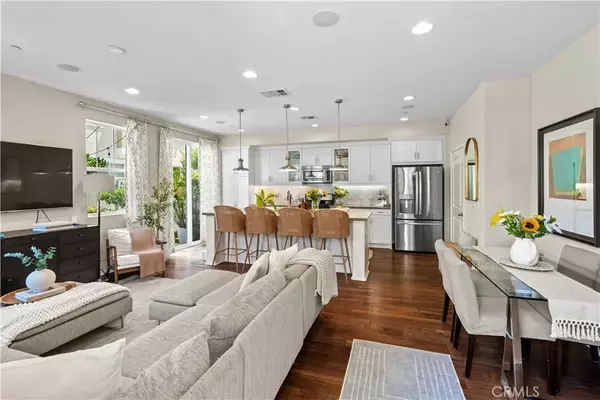 Saugus, CA 91350,22088 Barrington Way