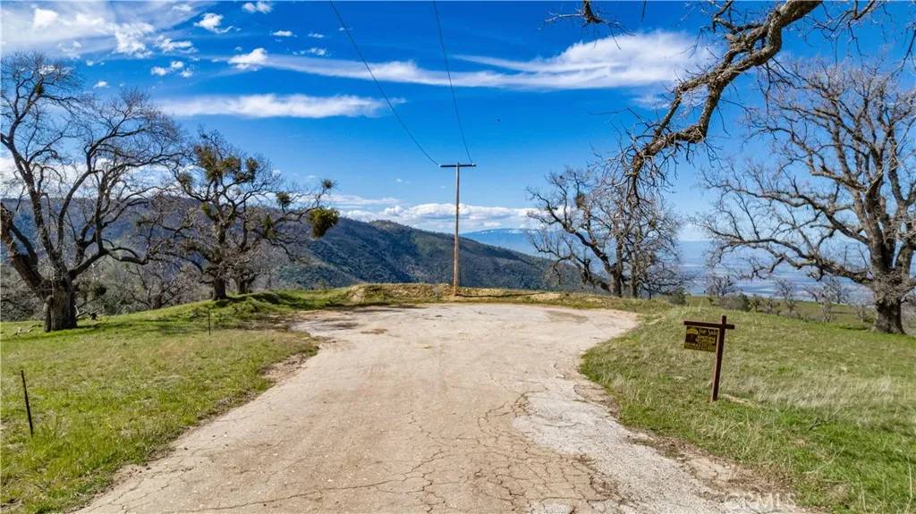 Tehachapi, CA 93561,26300 Hazelwood