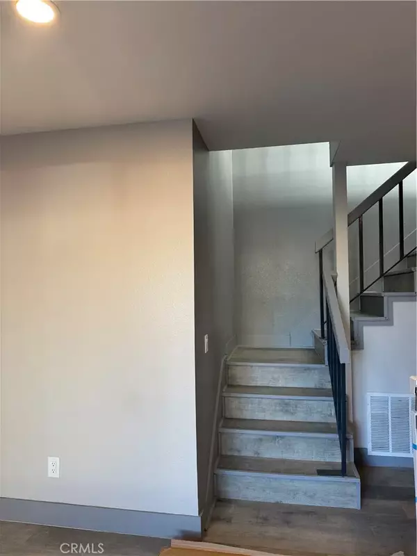 North Hollywood, CA 91605,7445 Laurelgrove Avenue #2