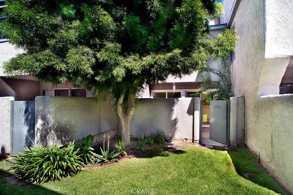 Baldwin Park, CA 91706,1718 Puente Avenue #40