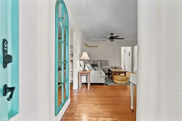 Burbank, CA 91505,924 N Niagara Street