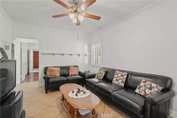 Lake Balboa, CA 91406,16005 Wyandotte Street