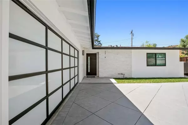 Calabasas, CA 91302,26144 Kenrose Circle