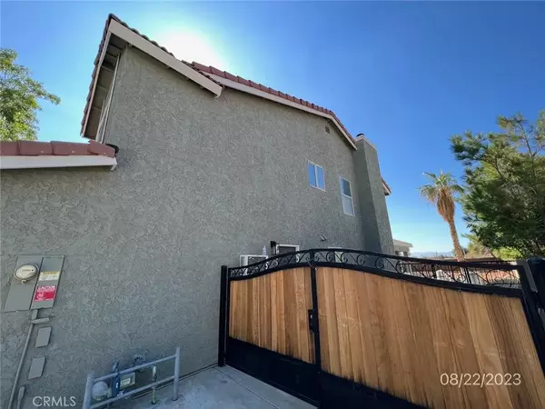 Lancaster, CA 93535,660 E Avenue J10