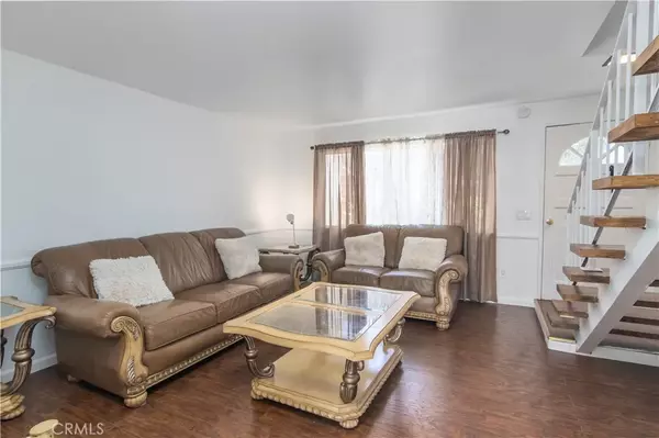 Northridge, CA 91343,16755 Parthenia Street #5