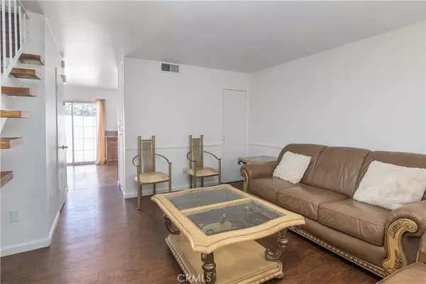 Northridge, CA 91343,16755 Parthenia Street #5