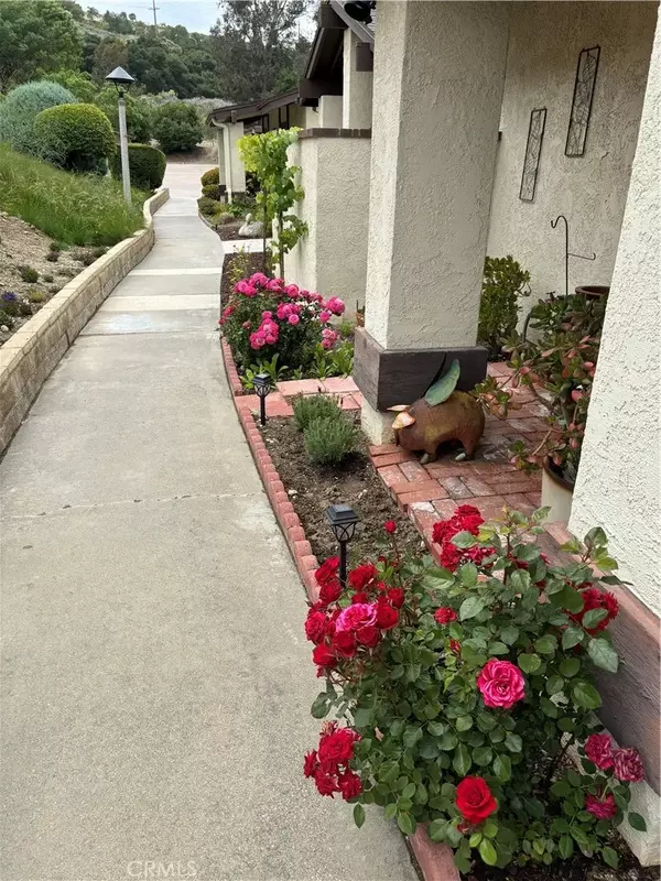 Newhall, CA 91321,26328 Oak Highland Drive #C
