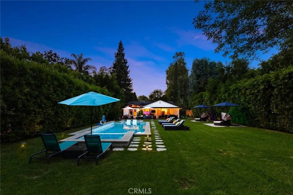 Woodland Hills, CA 91367,22900 Hatteras Street