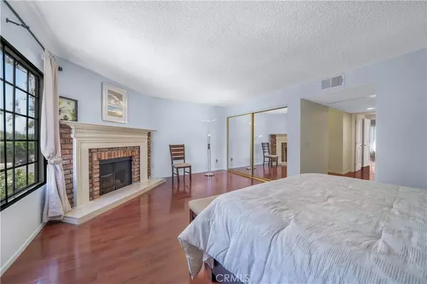 Tarzana, CA 91356,18100 Burbank Boulevard #11