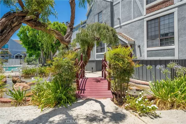 Tarzana, CA 91356,18100 Burbank Boulevard #11