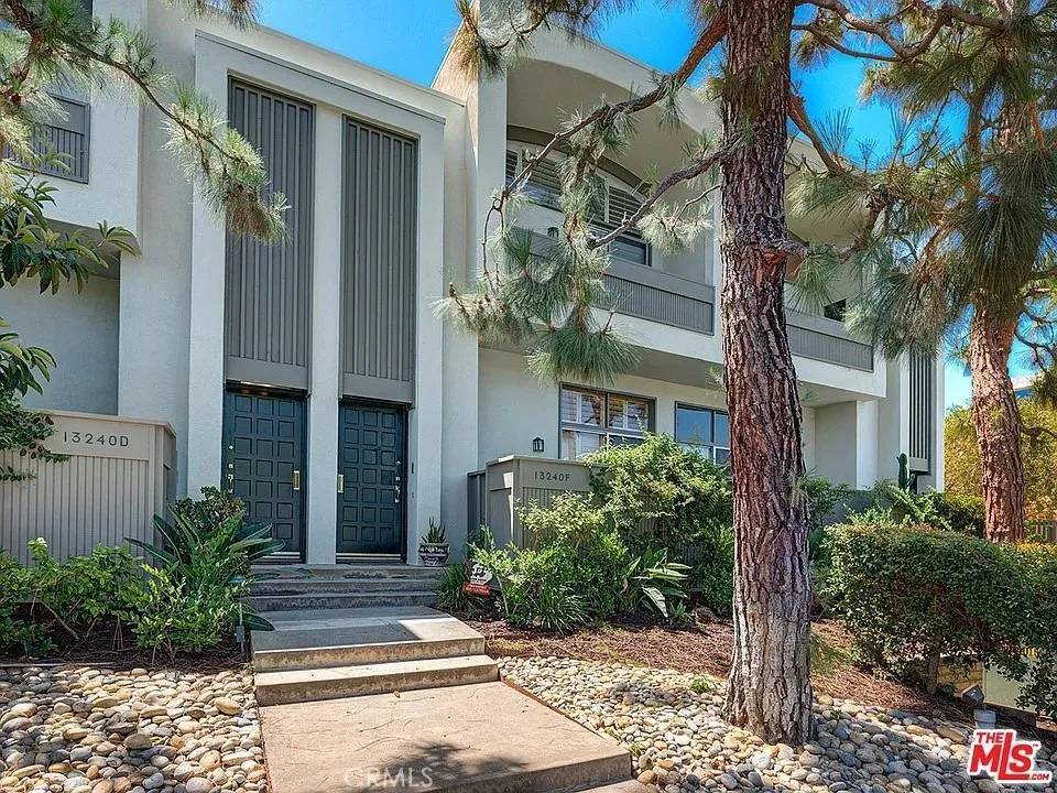 13240 Fiji Way #F, Marina Del Rey, CA 90292