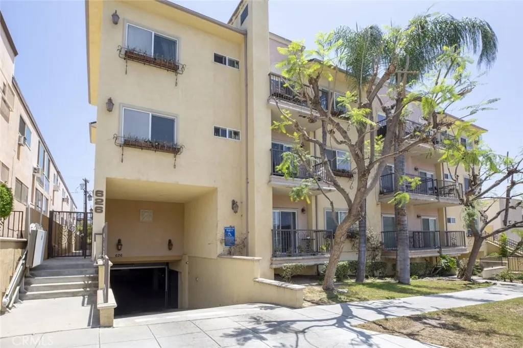 626 E Orange Grove Avenue #204, Burbank, CA 91501