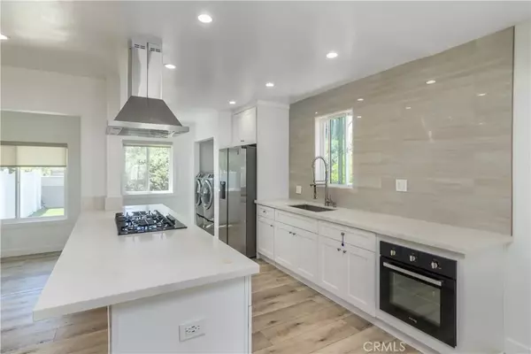 Northridge, CA 91324,8957 Amigo Avenue