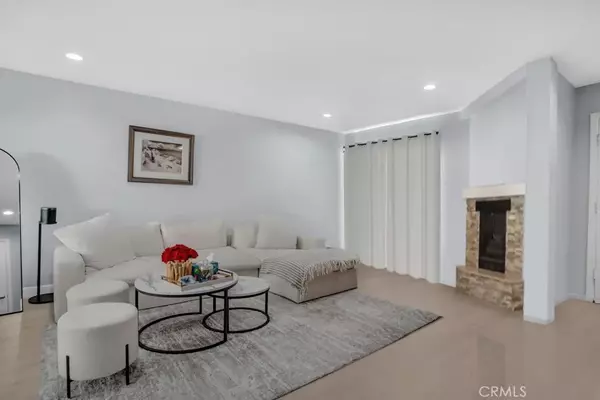 Sherman Oaks, CA 91423,14319 Addison Street #4