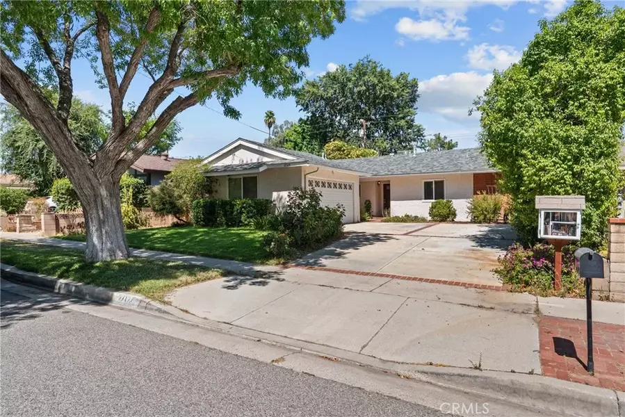 27124 Cabrera Avenue, Saugus, CA 91350