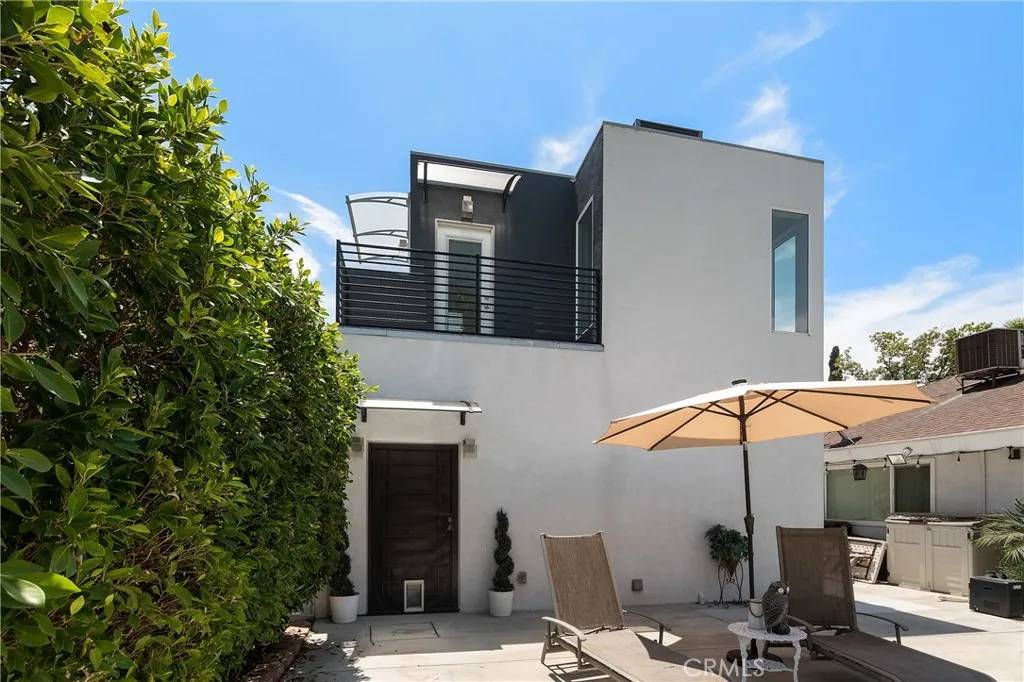 8016 Crosnoe Avenue, Panorama City, CA 91402