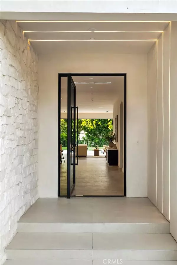 Encino, CA 91316,17827 Miranda Street