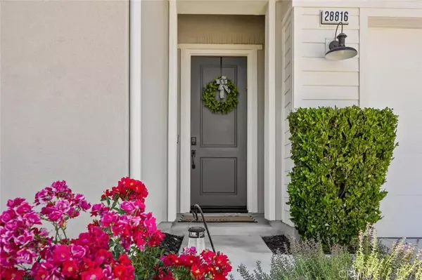 Saugus, CA 91350,28816 Sedge Lane