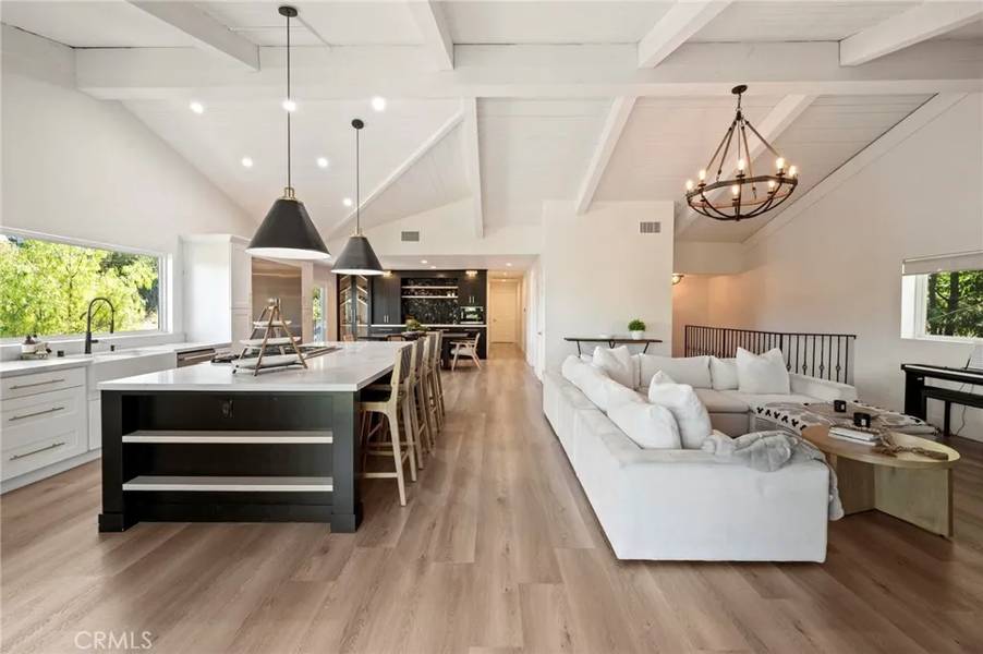 3532 Mesquite Drive, Calabasas, CA 91302