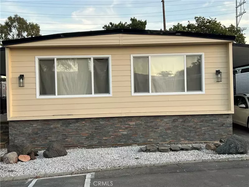 8801 Eton #131, Canoga Park, CA 91304