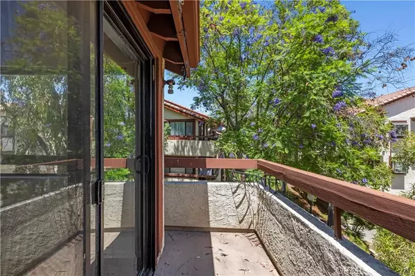 Canyon Country, CA 91387,18165 Sundowner Way #914